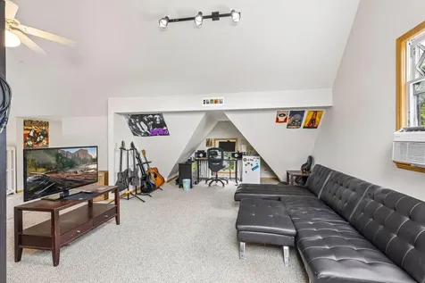 502 Grand Hill Saint Paul MN 55102