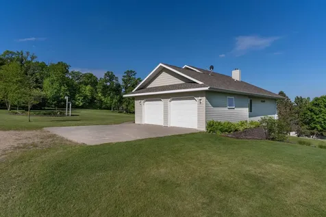 14124 E Eagle Lake Road Battle Lake MN 56515