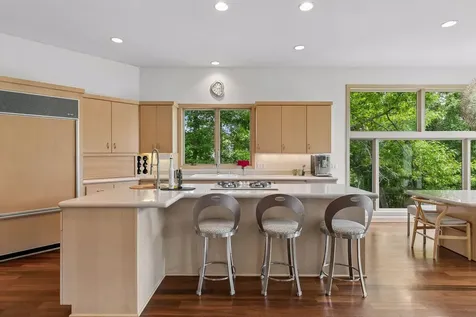 4854 Four Seasons Court Eagan MN 55122