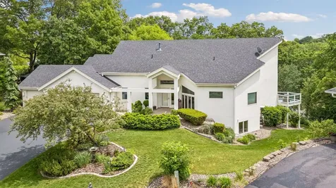4854 Four Seasons Court Eagan MN 55122