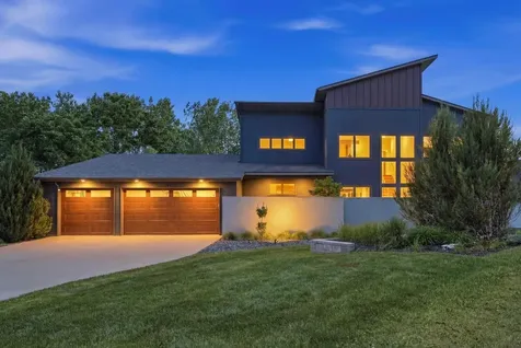 2229 Wall Street Eagan MN 55122