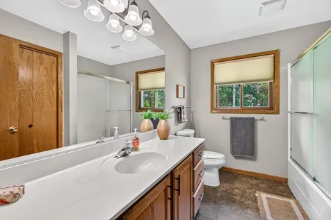 4437 Old Wells Road Eau Claire WI 54703
