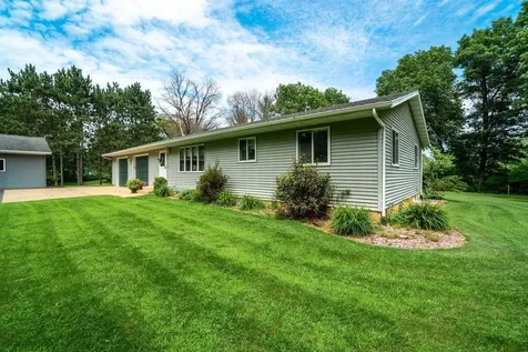 4437 Old Wells Road Eau Claire WI 54703