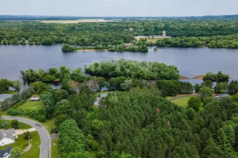 4437 Old Wells Road Eau Claire WI 54703