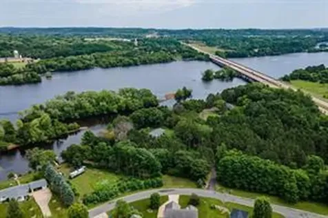 4437 Old Wells Road Eau Claire WI 54703