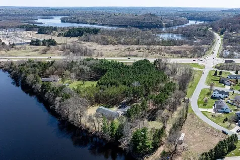 4437 Old Wells Road Eau Claire WI 54703