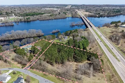 4437 Old Wells Road Eau Claire WI 54703