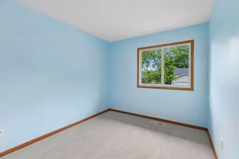 112 Mcgregor Avenue N Mahtomedi MN 55115