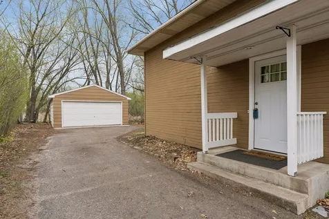 112 Mcgregor Avenue N Mahtomedi MN 55115