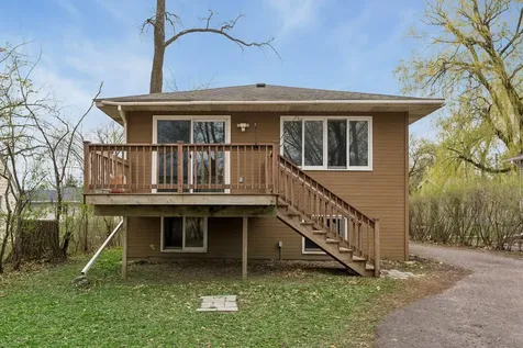 112 Mcgregor Avenue N Mahtomedi MN 55115
