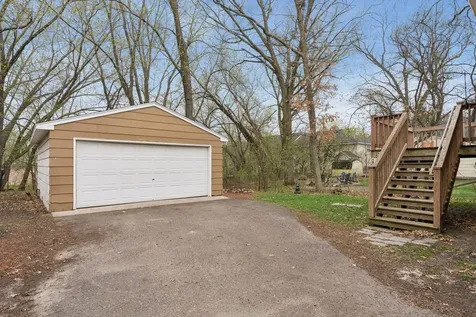 112 Mcgregor Avenue N Mahtomedi MN 55115