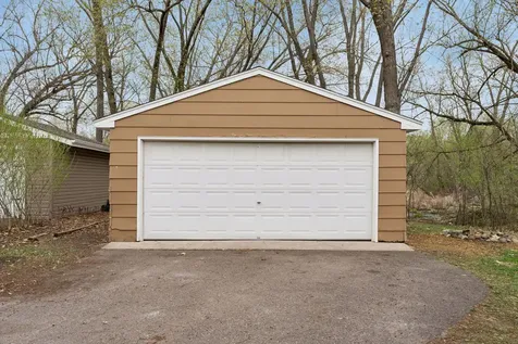 112 Mcgregor Avenue N Mahtomedi MN 55115