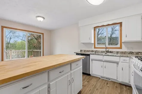 112 Mcgregor Avenue N Mahtomedi MN 55115