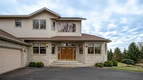 E5110 Interlachen Boulevard Eleva WI 54738