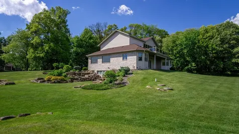 E5110 Interlachen Boulevard Eleva WI 54738