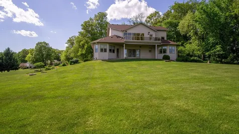 E5110 Interlachen Boulevard Eleva WI 54738