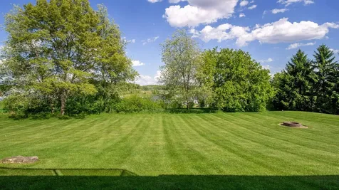 E5110 Interlachen Boulevard Eleva WI 54738