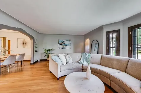 321 E Diamond Lake Road Minneapolis MN 55419