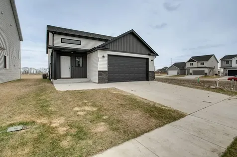 7052 Benji Lane Horace ND 58047