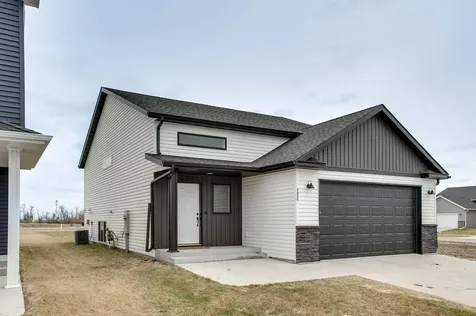 7052 Benji Lane Horace ND 58047