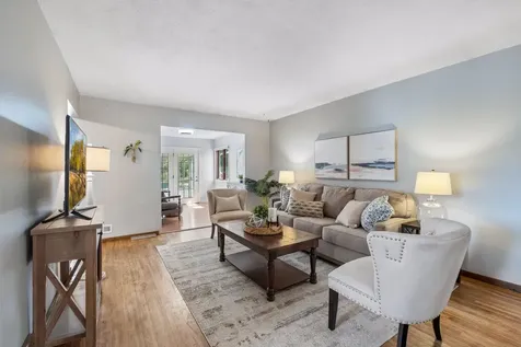 880 Whitney Drive Apple Valley MN 55124