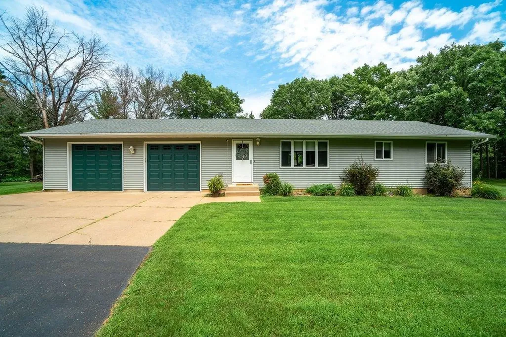 4437 Old Wells Road Eau Claire WI 54703