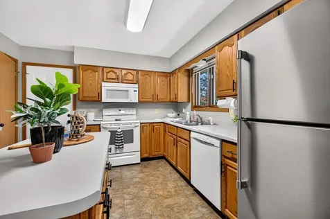 4437 Old Wells Road Eau Claire WI 54703