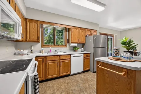 4437 Old Wells Road Eau Claire WI 54703