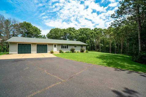 4437 Old Wells Road Eau Claire WI 54703
