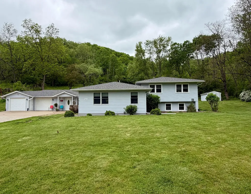 1613 Gilmore Valley Road Winona MN 55987