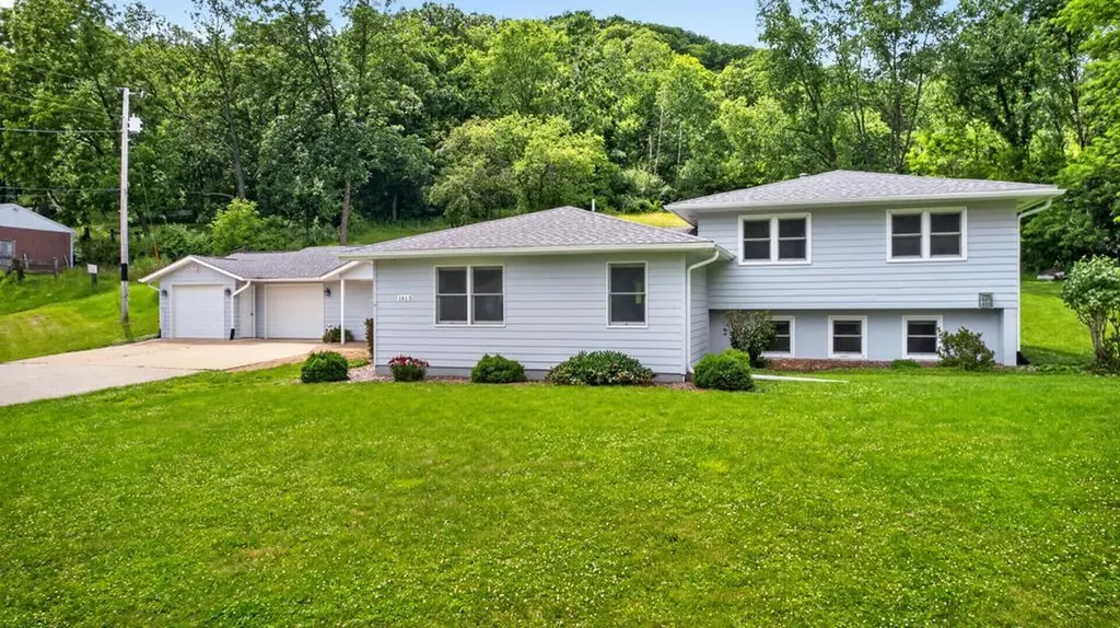 1613 Gilmore Valley Road Winona MN 55987