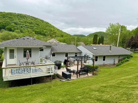 1613 Gilmore Valley Road Winona MN 55987