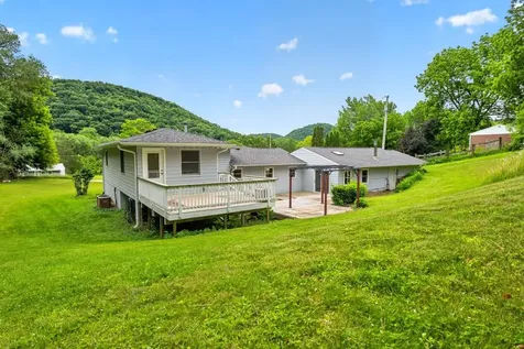 1613 Gilmore Valley Road Winona MN 55987