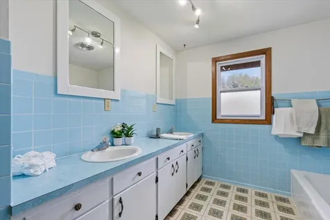 912 10th Street Gaylord MN 55334