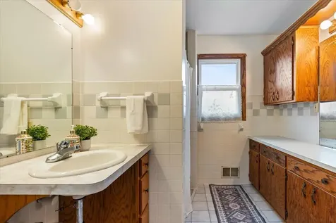 912 10th Street Gaylord MN 55334