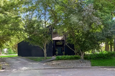 16890 5th Avenue N Plymouth MN 55447