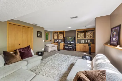 16890 5th Avenue N Plymouth MN 55447