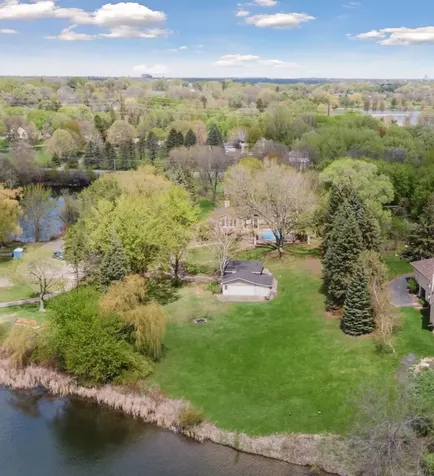 994 Wagon Wheel Trail Mendota Heights MN 55120