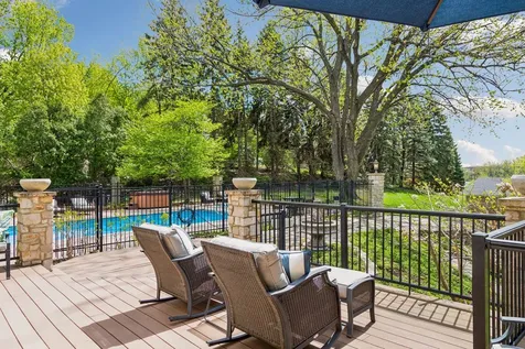 994 Wagon Wheel Trail Mendota Heights MN 55120