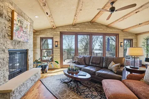 994 Wagon Wheel Trail Mendota Heights MN 55120