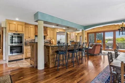 994 Wagon Wheel Trail Mendota Heights MN 55120