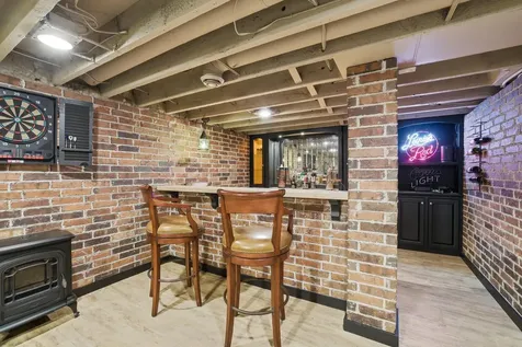 994 Wagon Wheel Trail Mendota Heights MN 55120