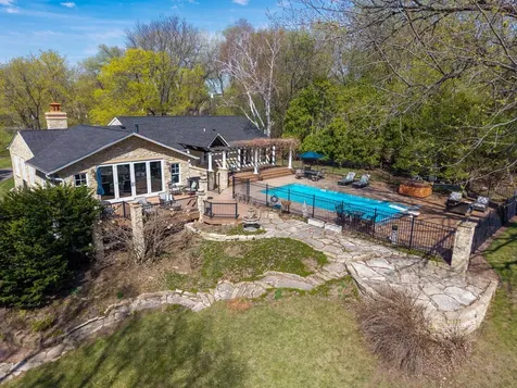 994 Wagon Wheel Trail Mendota Heights MN 55120