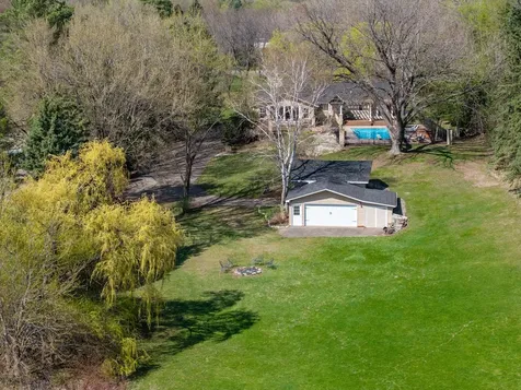 994 Wagon Wheel Trail Mendota Heights MN 55120