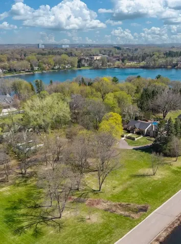 994 Wagon Wheel Trail Mendota Heights MN 55120