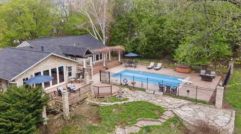 994 Wagon Wheel Trail Mendota Heights MN 55120