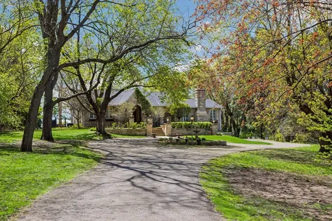 994 Wagon Wheel Trail Mendota Heights MN 55120