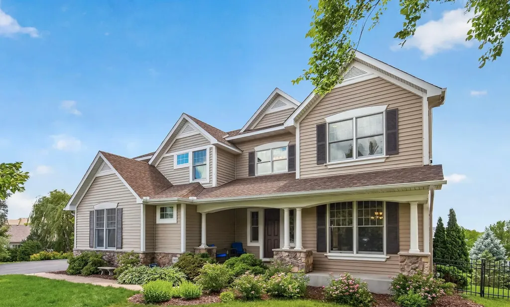 9020 Warren Court Victoria MN 55386
