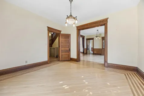 1121 4th Avenue S Fargo ND 58103