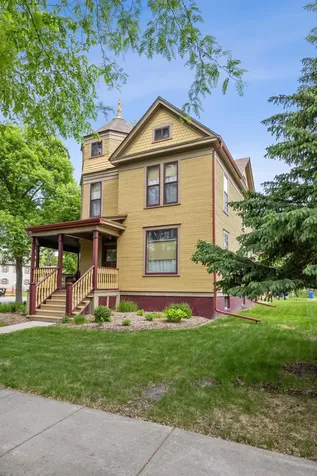 1121 4th Avenue S Fargo ND 58103